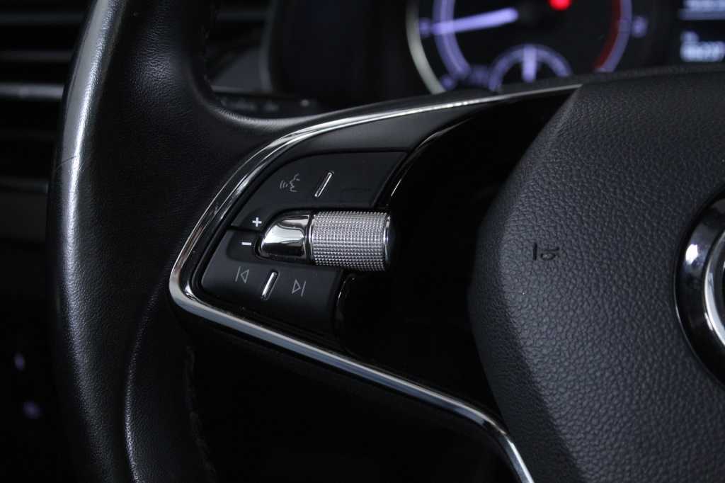 skoda-scala-2022-gasolina-999cc