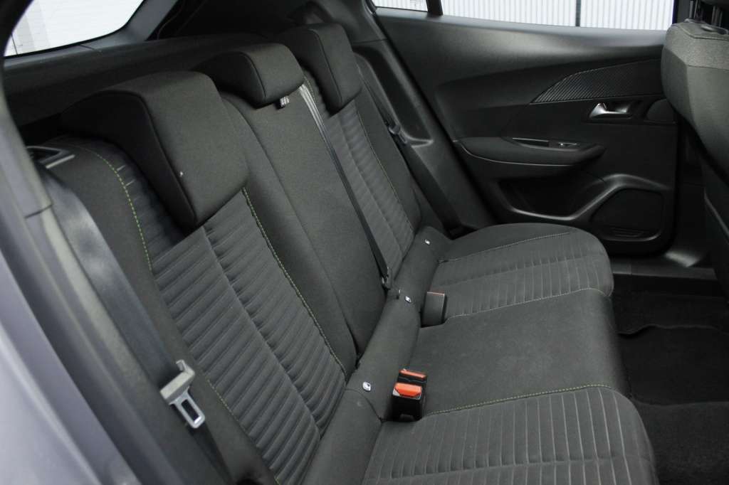 peugeot-2008-2024-gasolina-1199cc