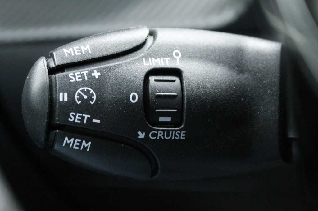 peugeot-2008-2024-gasolina-1199cc