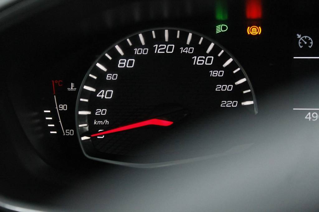 peugeot-2008-2024-gasolina-1199cc