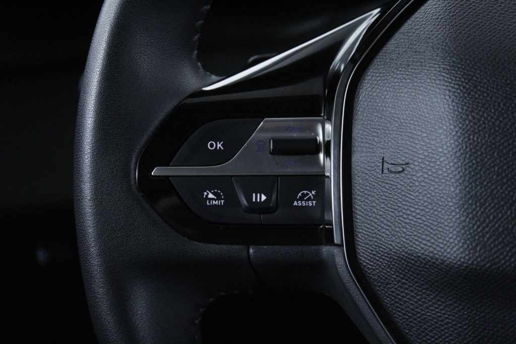 peugeot-308-2025-hibrido-1199cc