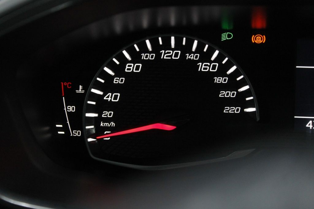 peugeot-208-2024-gasolina-1199cc