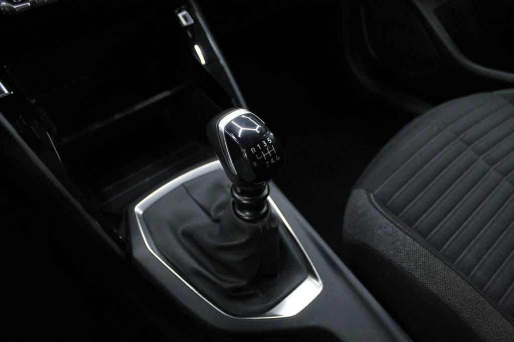 peugeot-208-2024-gasolina-1199cc