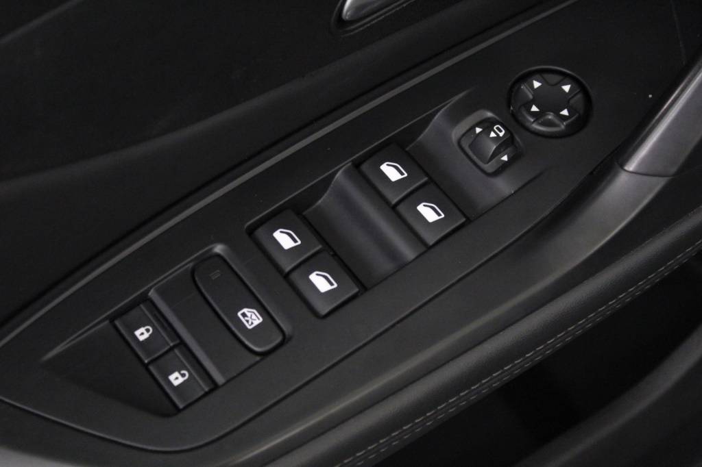 peugeot-308-2024-gasolina-1199cc