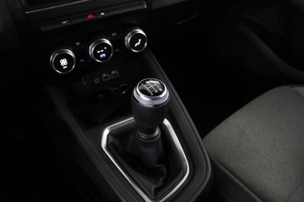 mitsubishi-colt-2024-gasolina-999cc