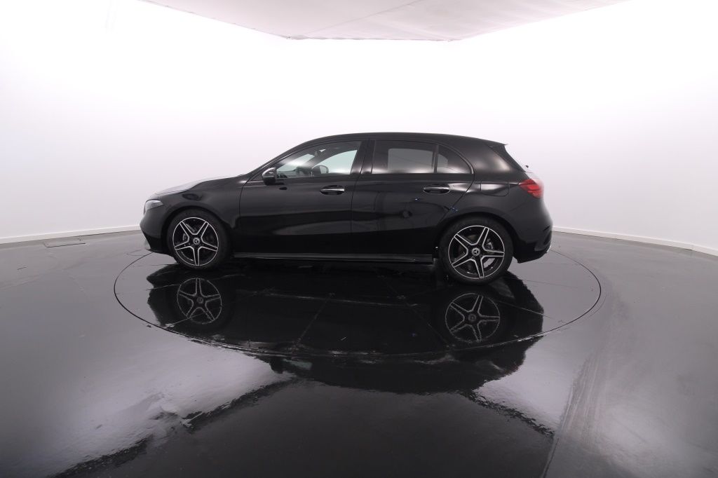 mercedes-benz-classe-a-2023-hibrido-1332cc