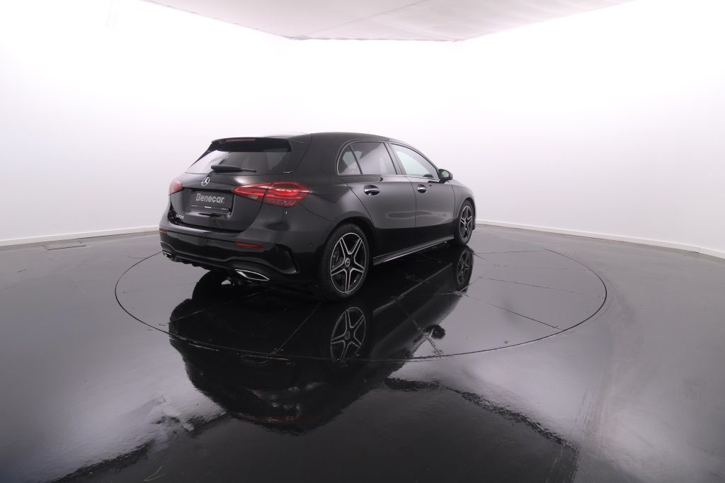 mercedes-benz-classe-a-2023-hibrido-1332cc