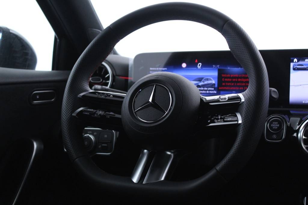 mercedes-benz-classe-a-2023-hibrido-1332cc