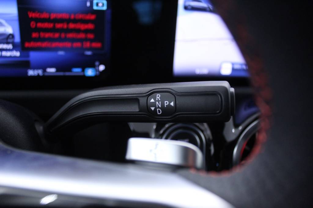 mercedes-benz-classe-a-2023-hibrido-1332cc