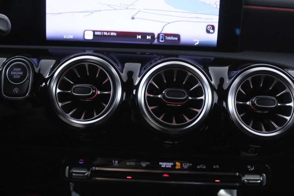 mercedes-benz-classe-a-2023-hibrido-1332cc