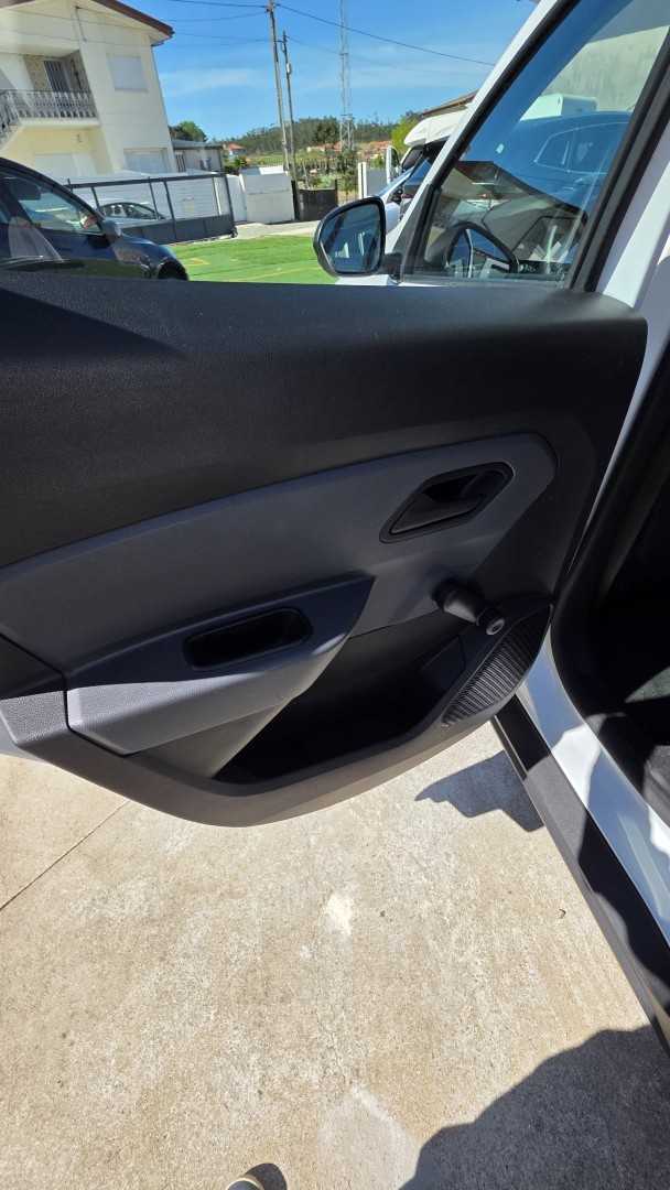 dacia-duster-2023-gasolina-999cc