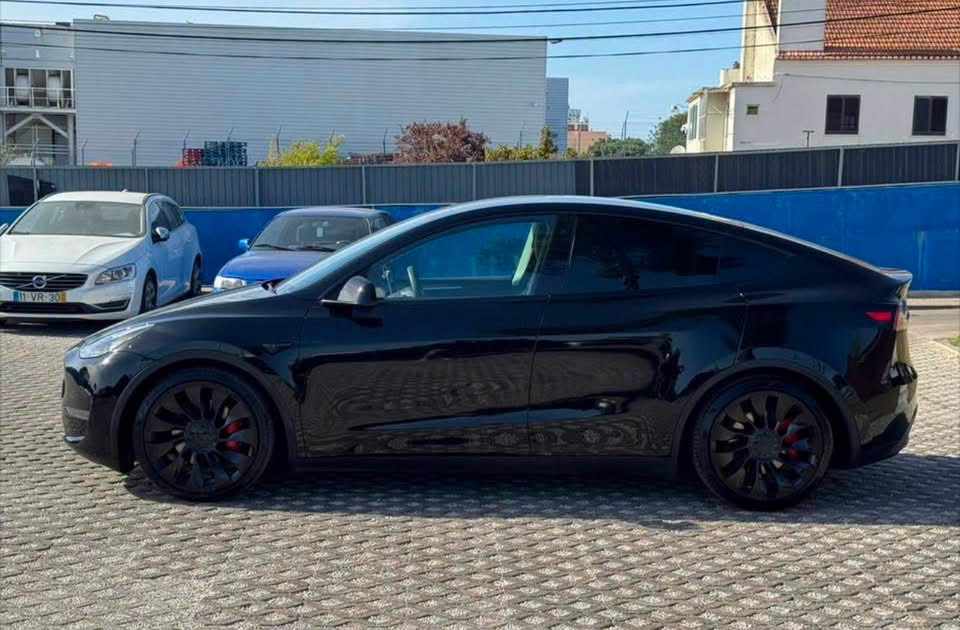tesla-model-y-performance-2022-eletrico