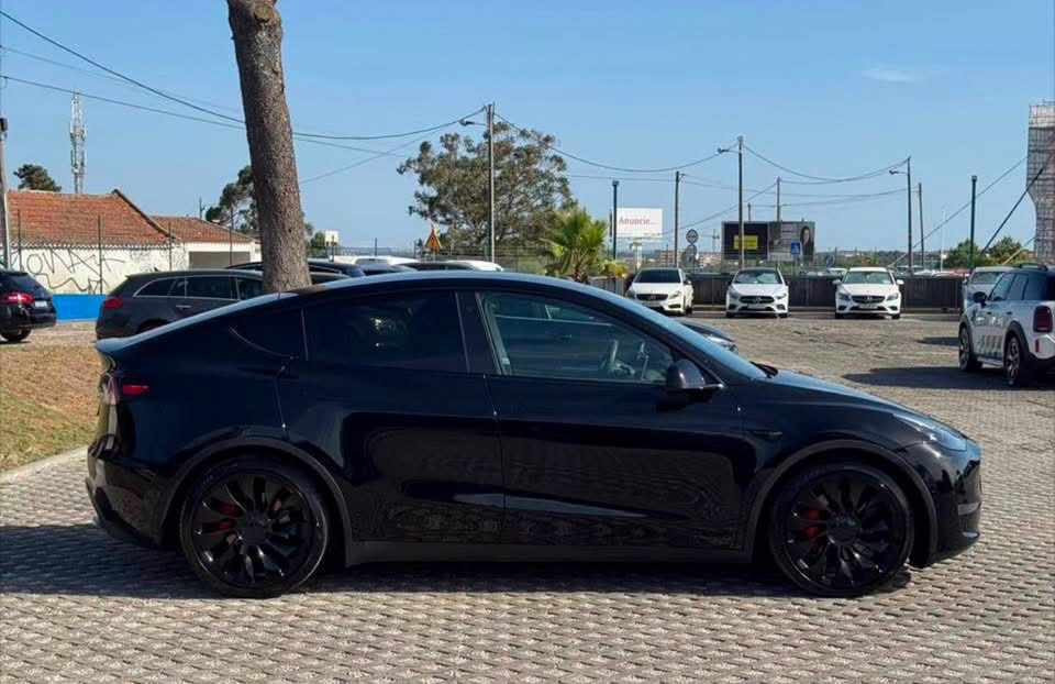 tesla-model-y-performance-2022-eletrico