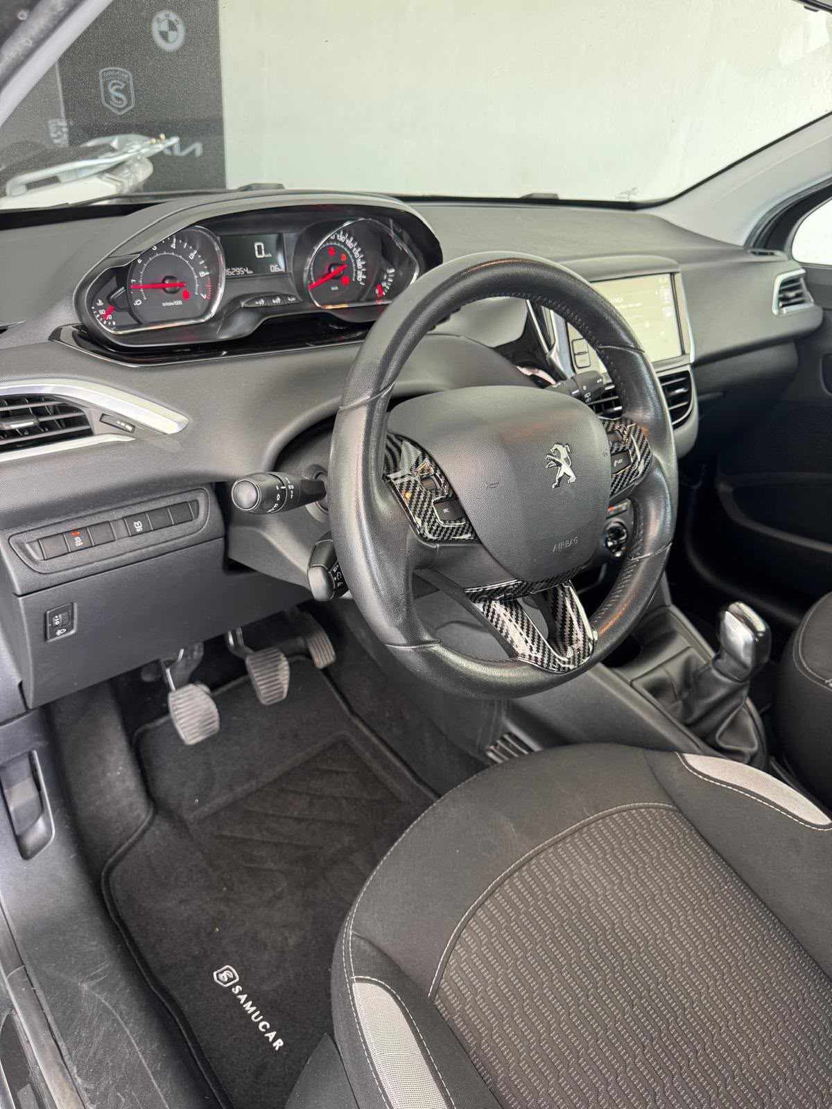 peugeot-208-1-2-vti-2015-gasolina-1199cc