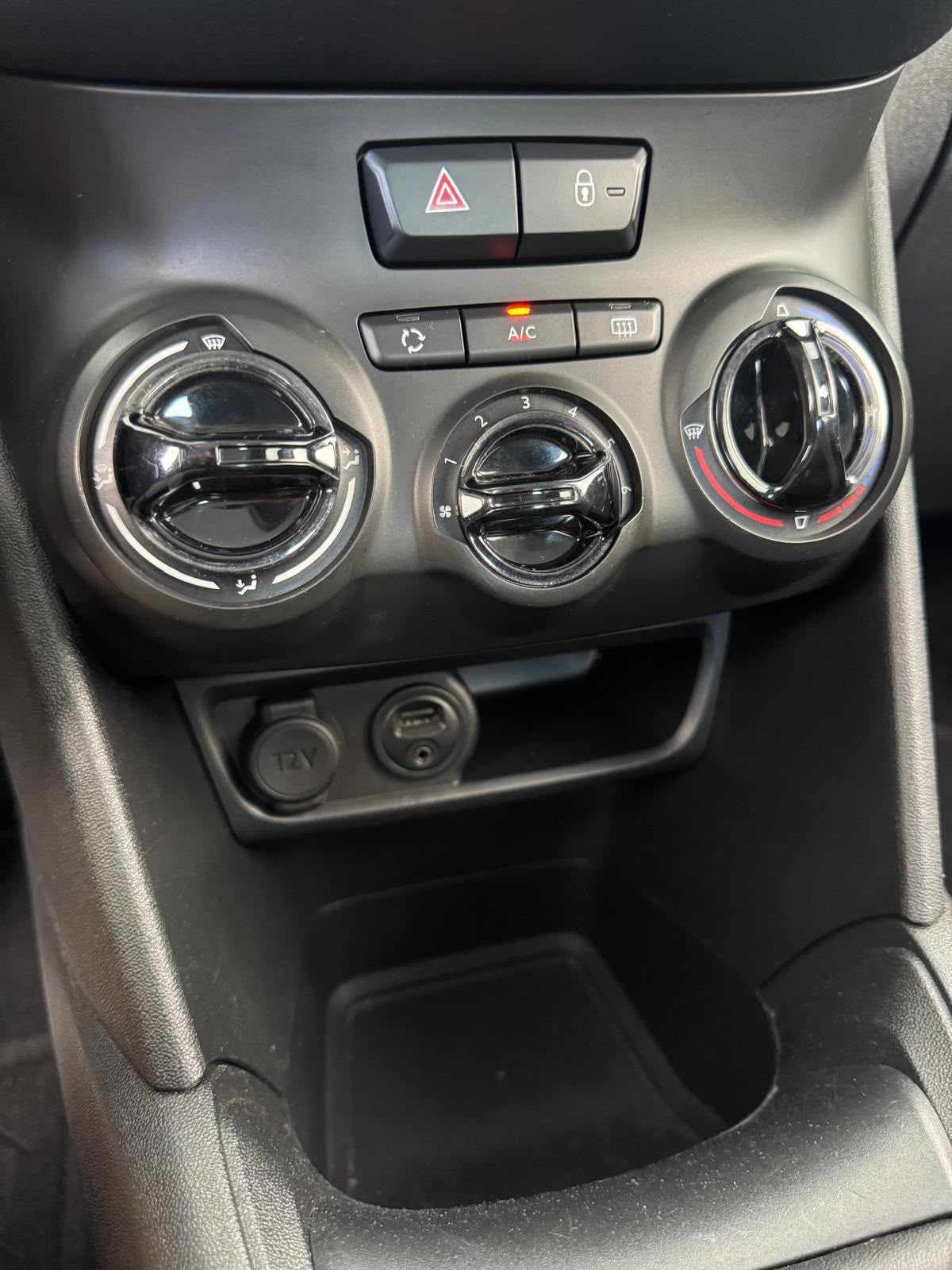 peugeot-208-1-2-vti-2015-gasolina-1199cc