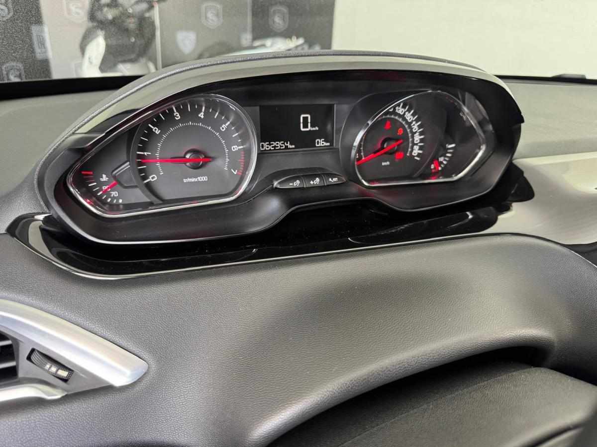 peugeot-208-1-2-vti-2015-gasolina-1199cc