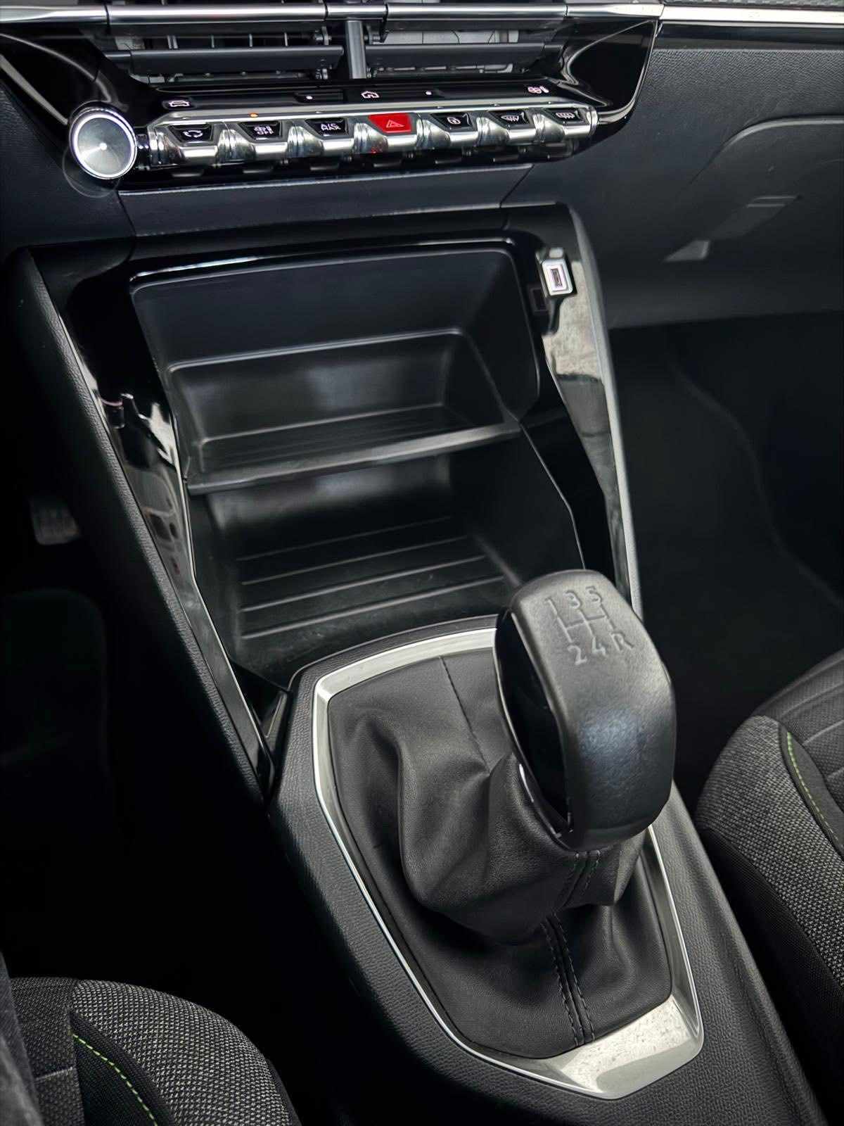 peugeot-208-1-2-puretech-2024-gasolina-1199cc