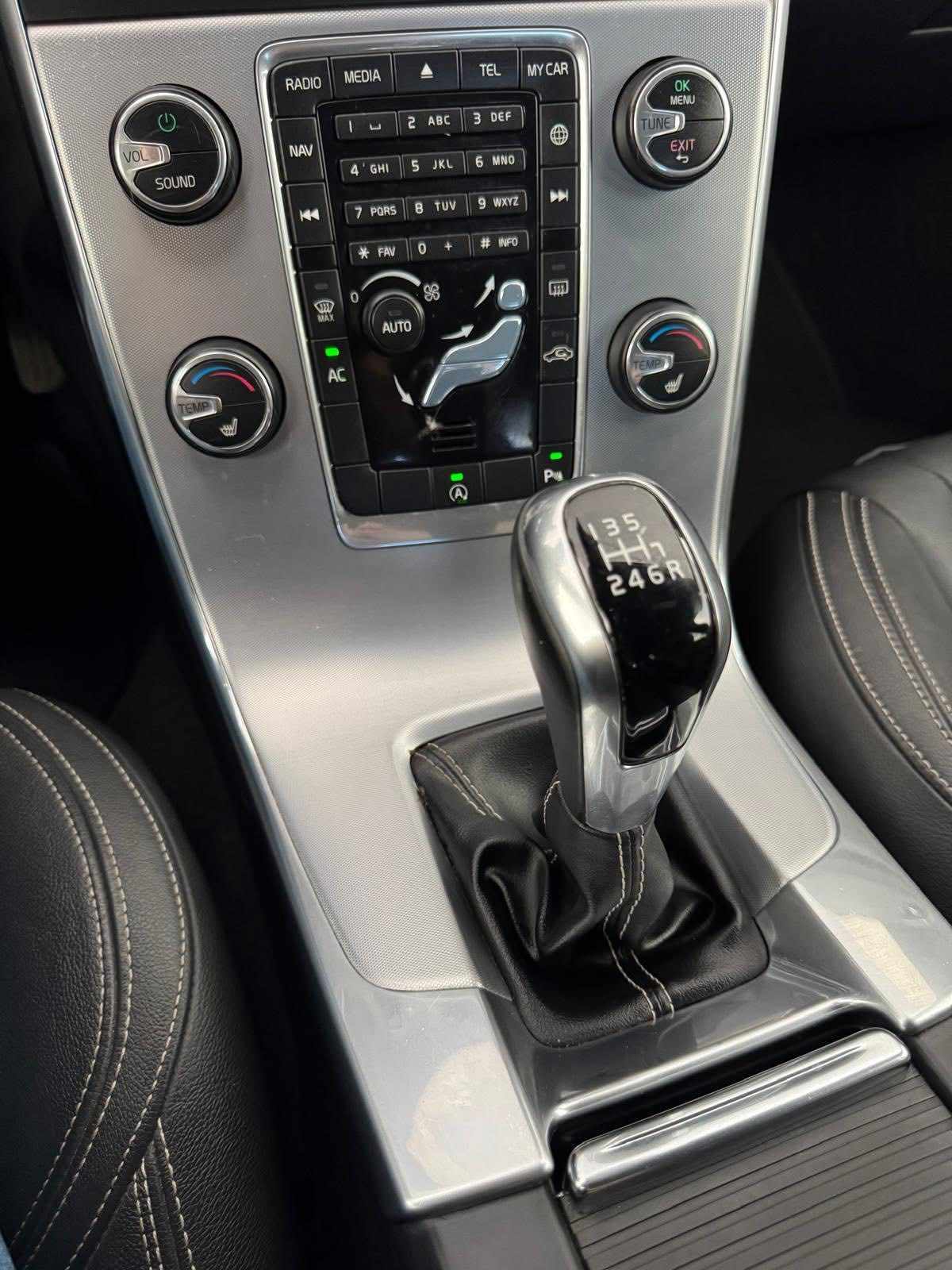 volvo-v60-d2-2018-diesel-1969cc