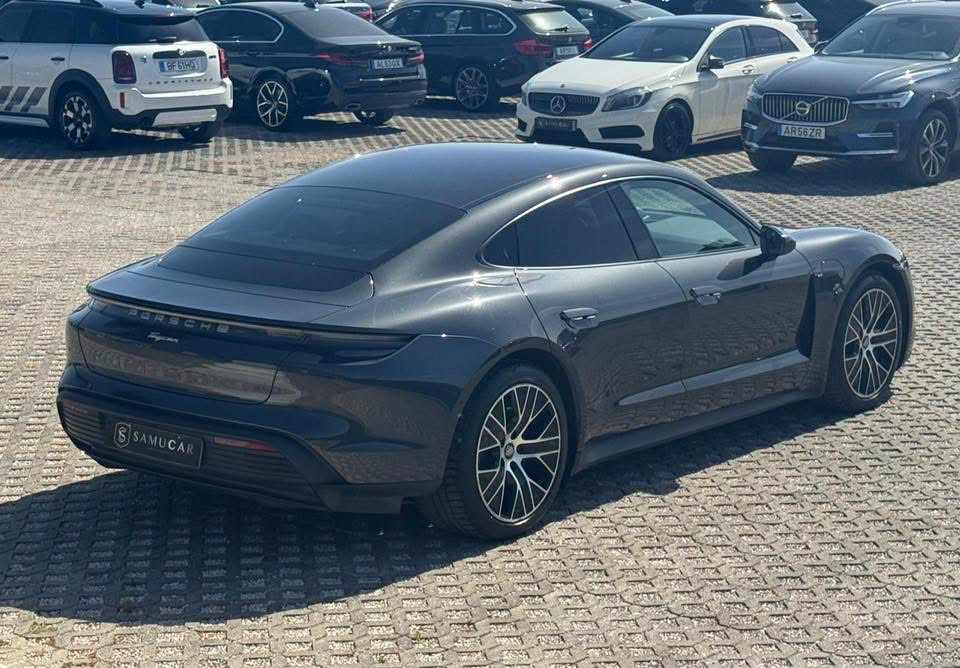 porsche-taycan-1-geracao-2022-eletrico