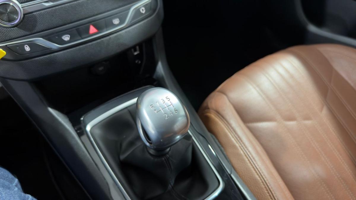 peugeot-308-2015-diesel-1560cc