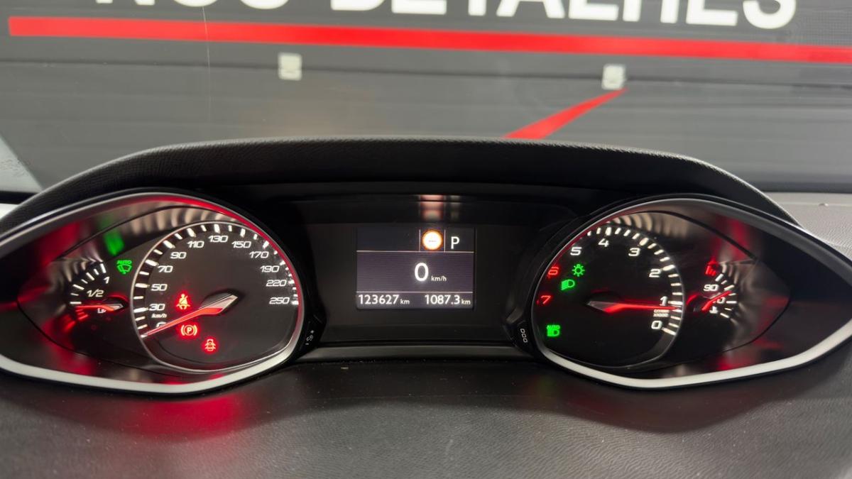 peugeot-308-2019-gasolina-1199cc