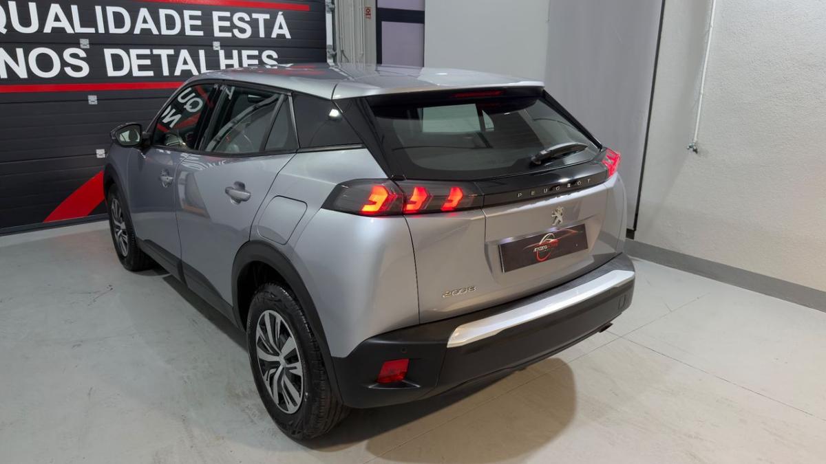peugeot-2008-2023-gasolina-1199cc