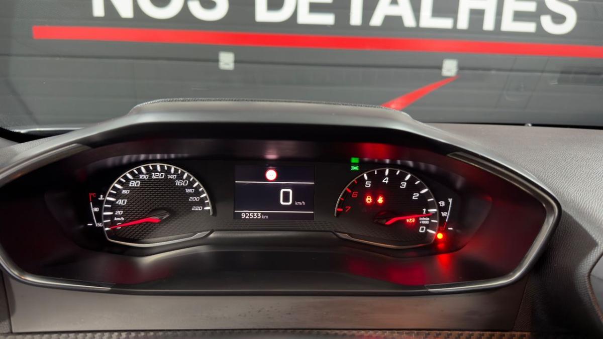 peugeot-2008-2023-gasolina-1199cc