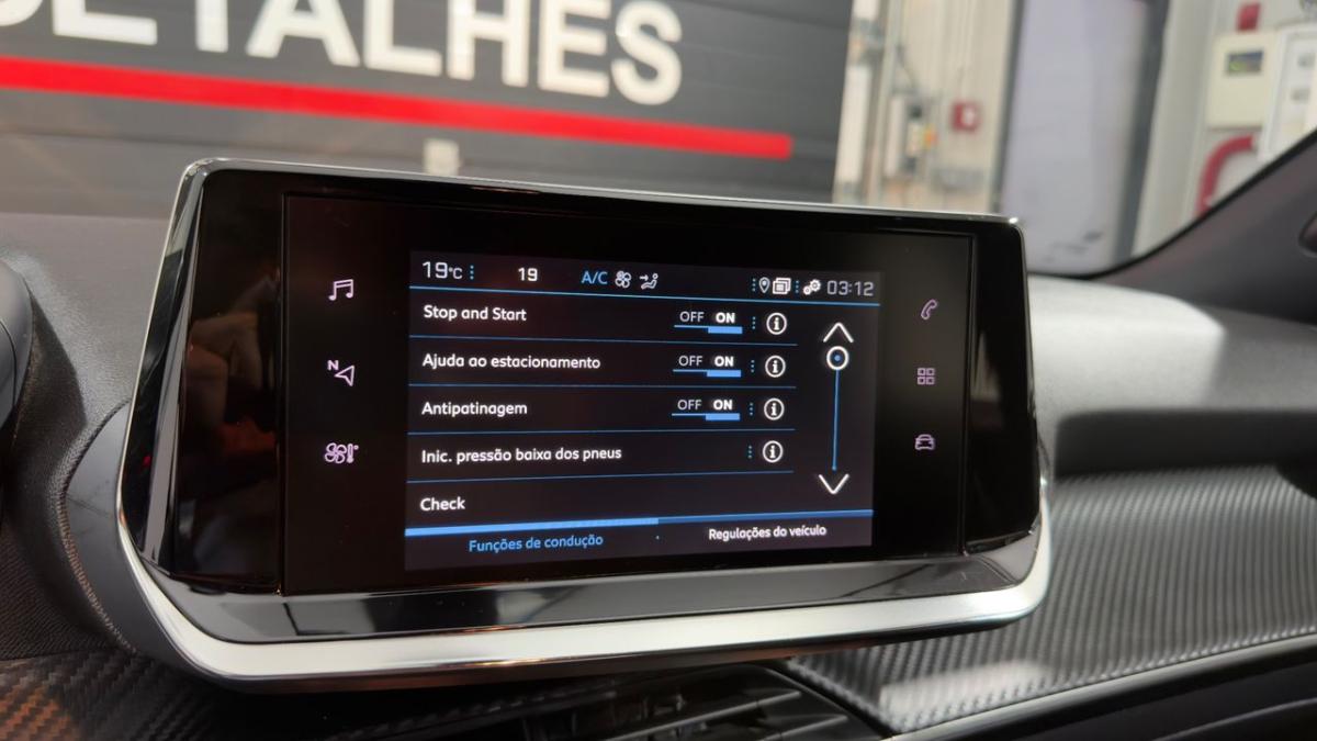 peugeot-2008-2023-gasolina-1199cc