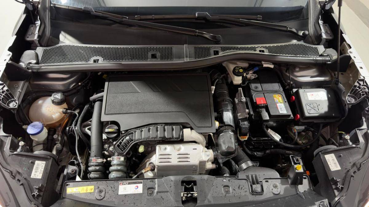 peugeot-2008-2023-gasolina-1199cc