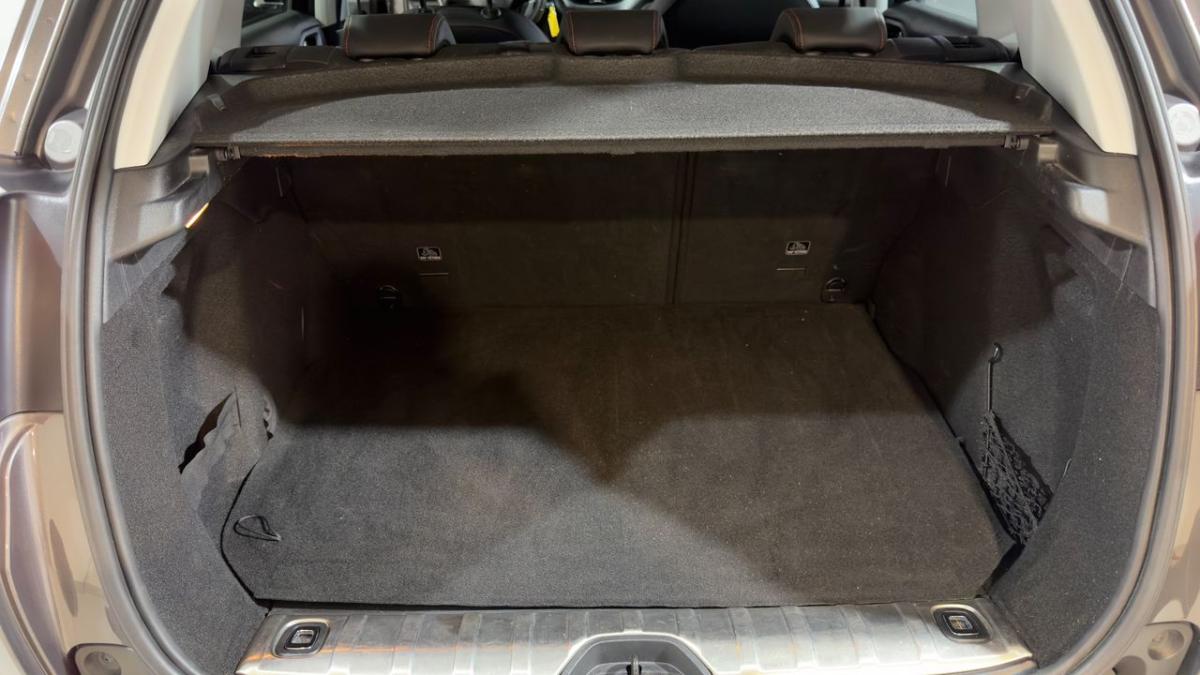 peugeot-2008-2018-gasolina-1199cc