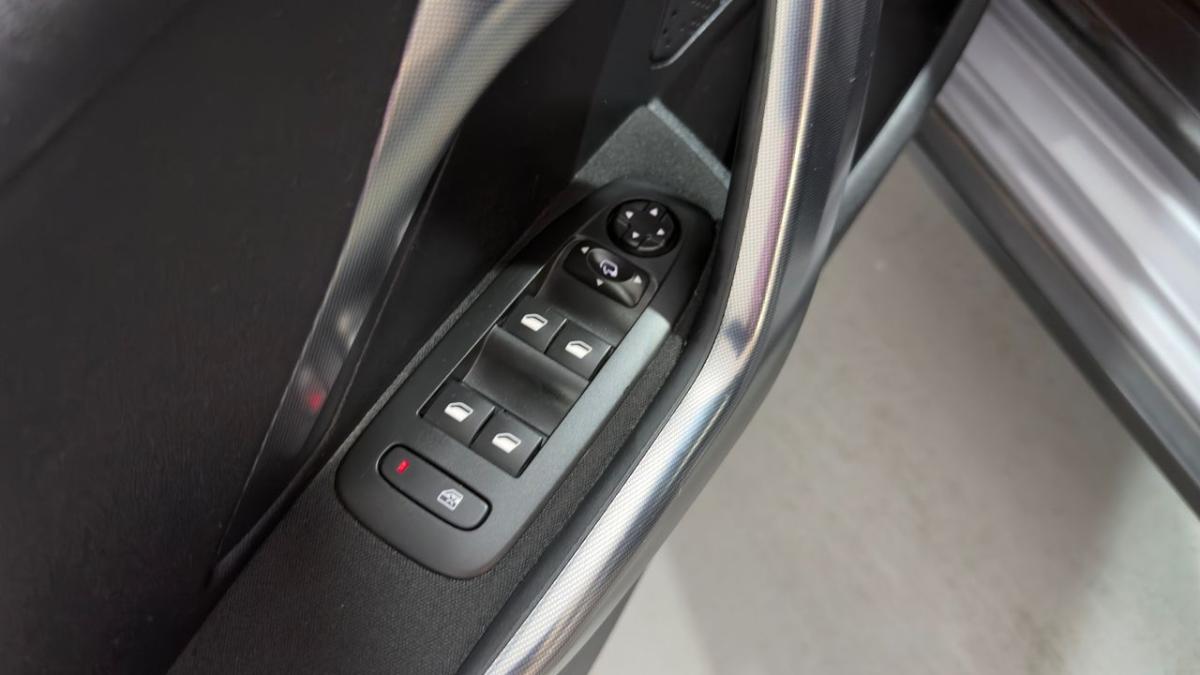 peugeot-2008-2018-gasolina-1199cc