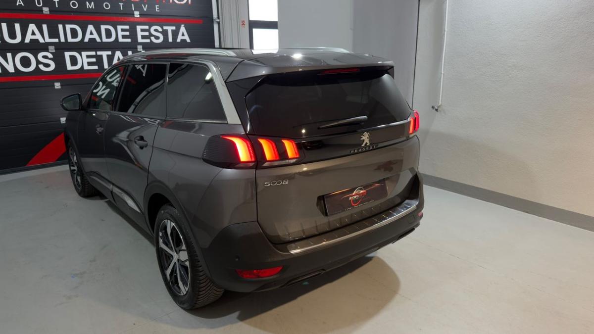 peugeot-5008-2019-gasolina-1199cc