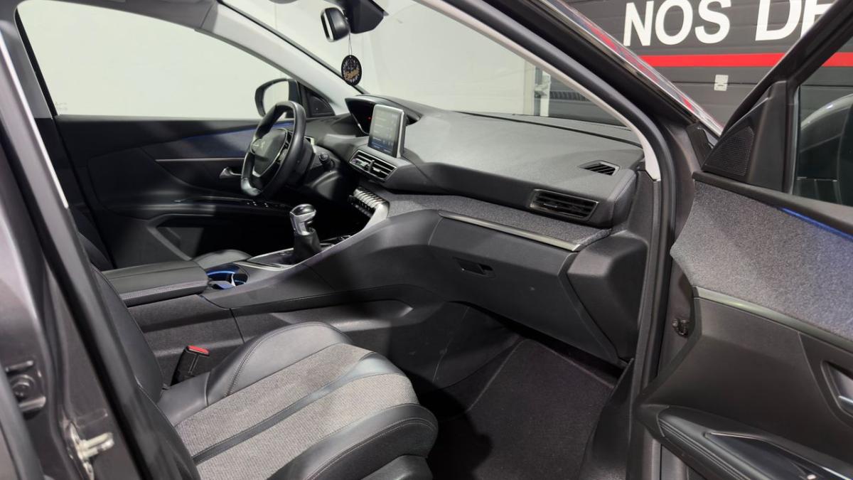 peugeot-5008-2019-gasolina-1199cc