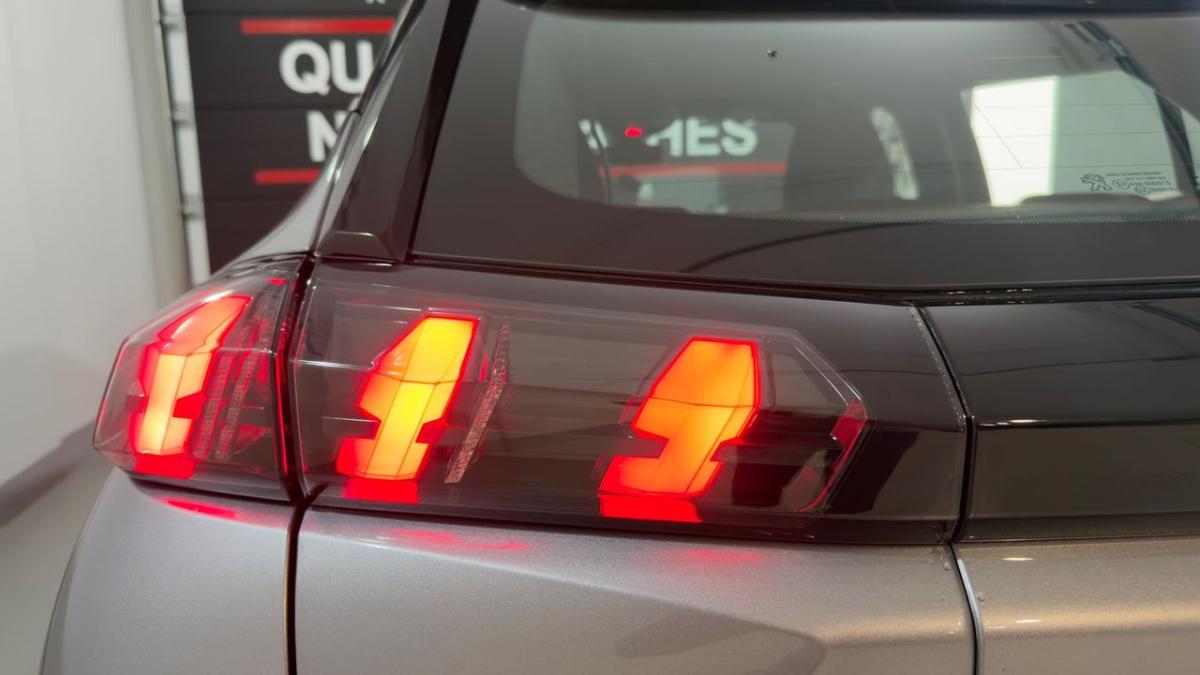 peugeot-2008-2023-gasolina-1199cc