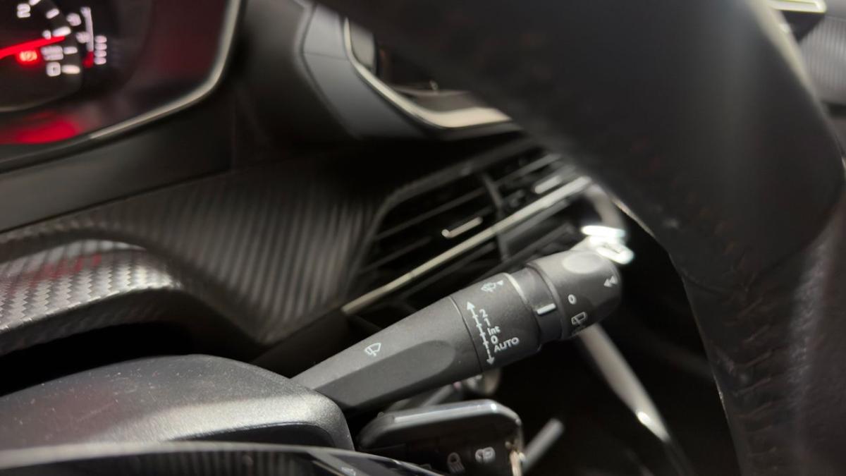 peugeot-2008-2023-gasolina-1199cc