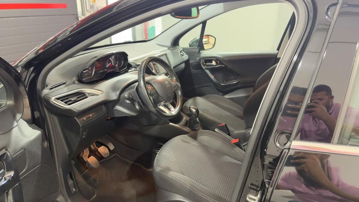 peugeot-208-2018-gasolina-1199cc