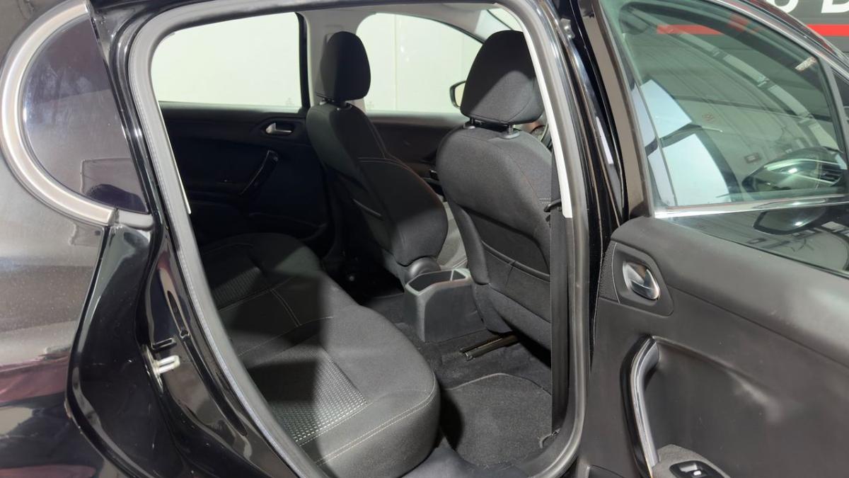 peugeot-208-2018-gasolina-1199cc
