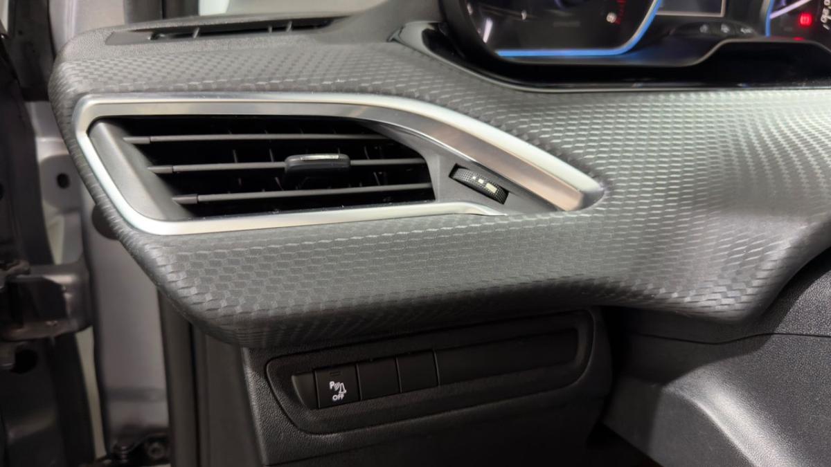 peugeot-2008-2018-diesel-1560cc