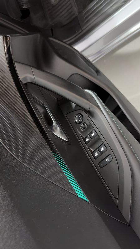 peugeot-2008-2022-gasolina-1199cc