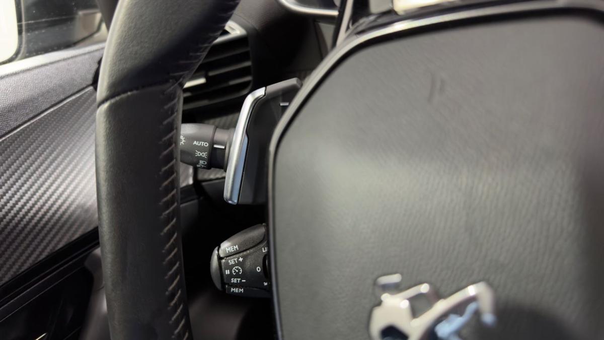 peugeot-2008-2022-gasolina-1199cc