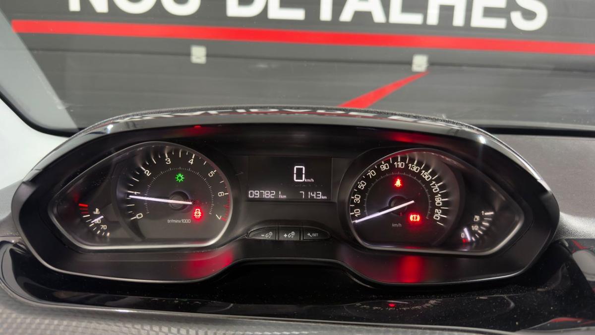 peugeot-208-2019-gasolina-1199cc