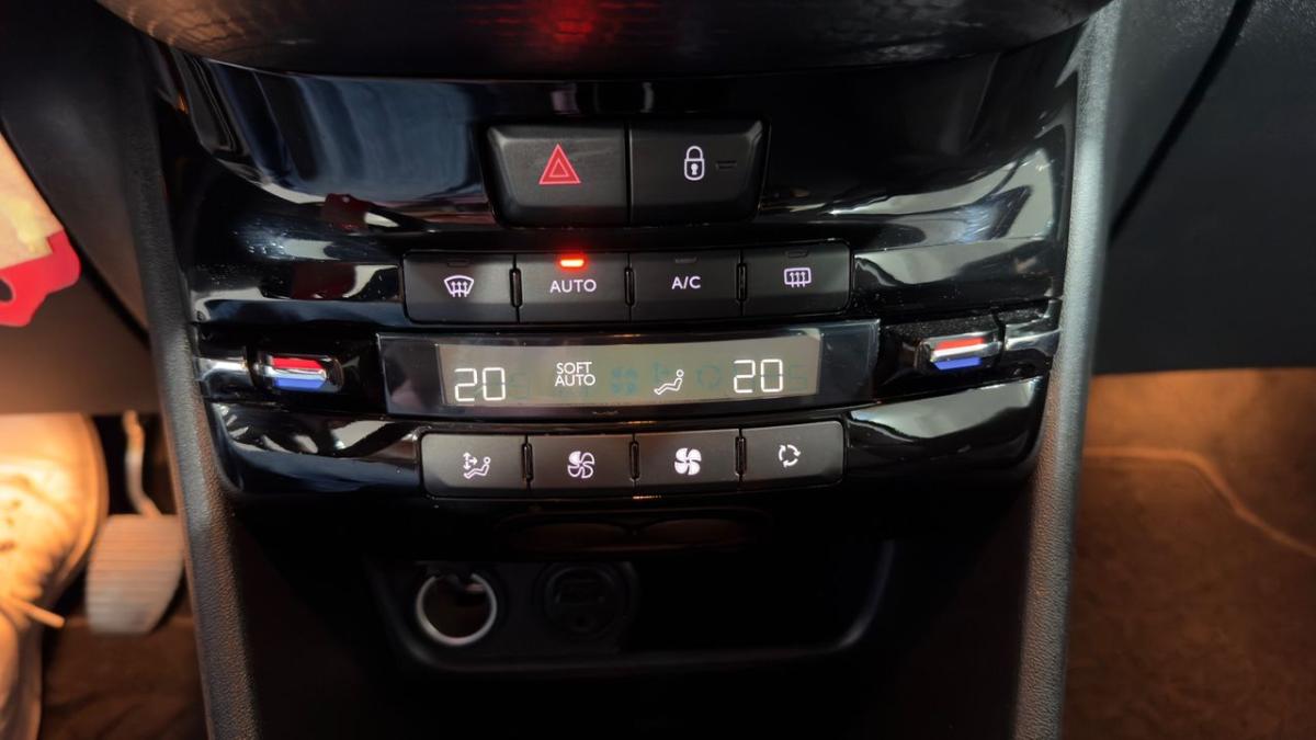 peugeot-208-2018-gasolina-1199cc