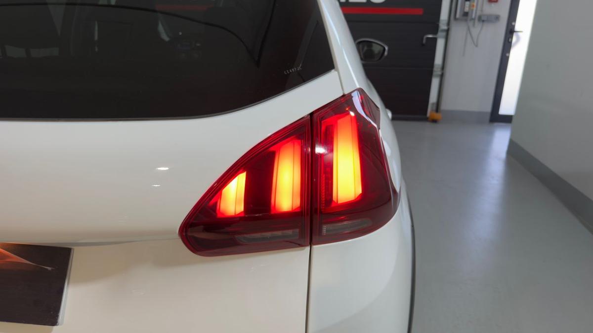 peugeot-2008-2018-gasolina-1199cc