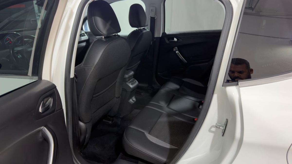peugeot-2008-2018-gasolina-1199cc