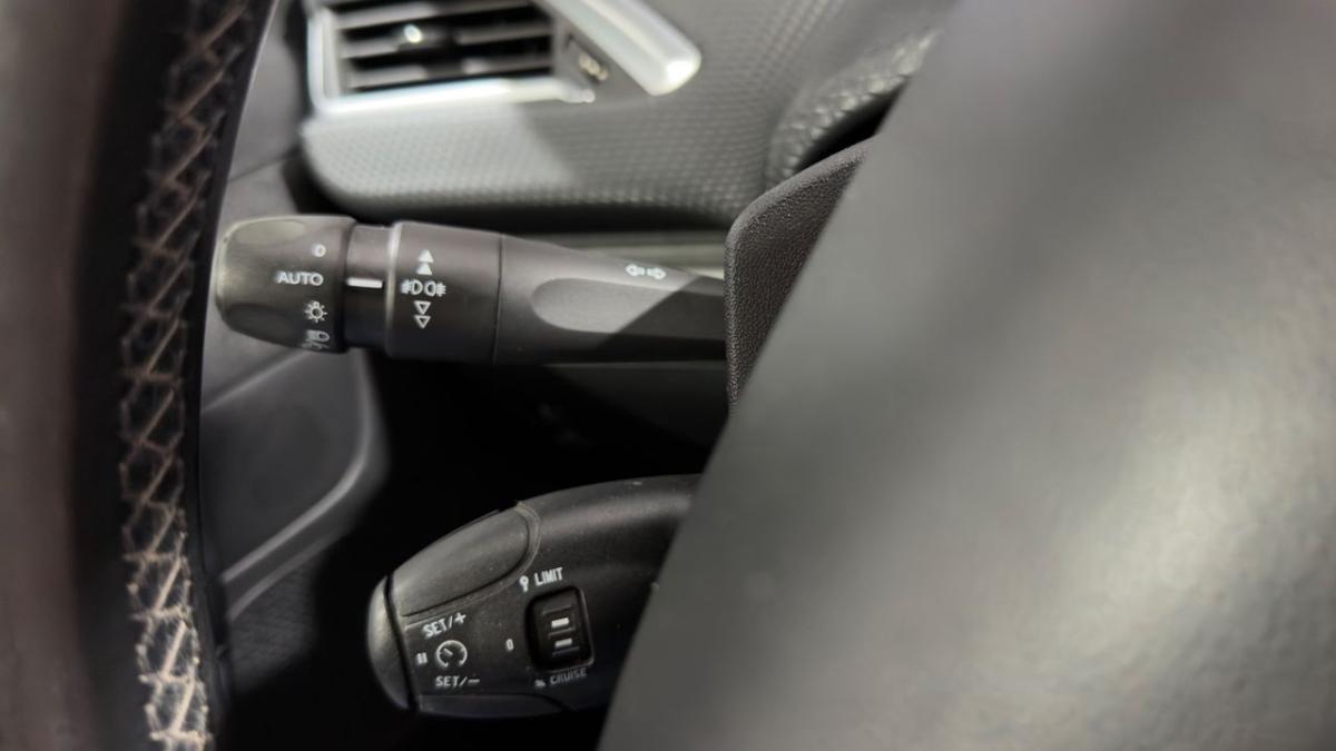 peugeot-2008-2018-gasolina-1199cc