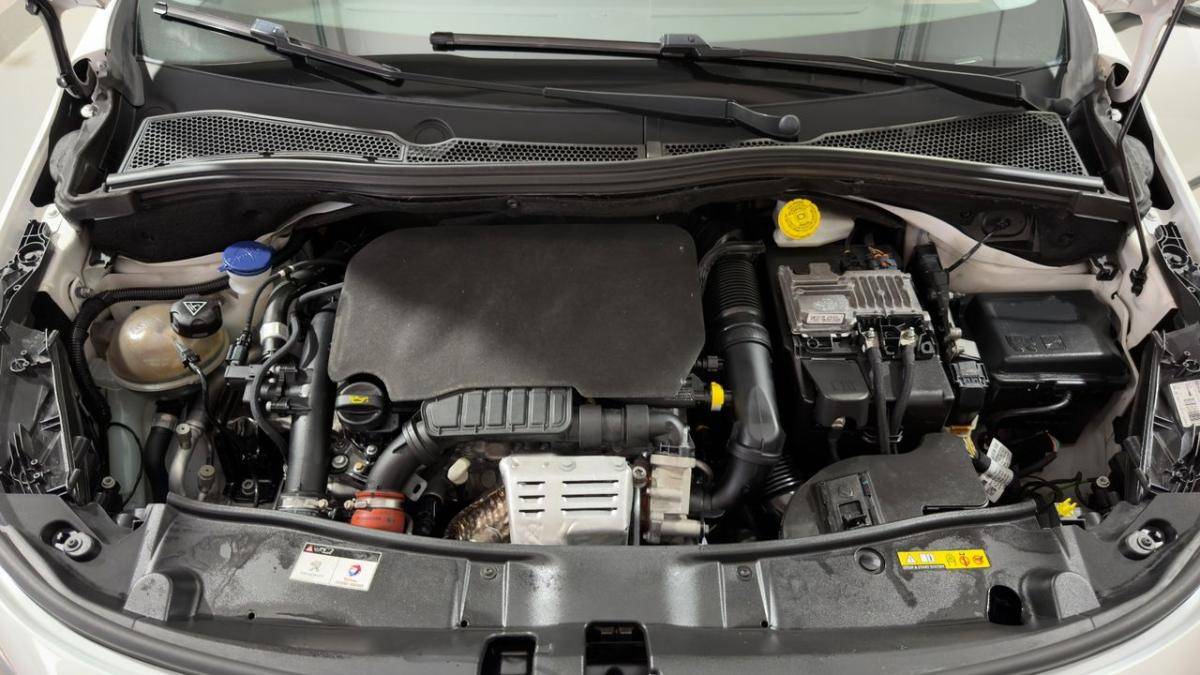 peugeot-2008-2018-gasolina-1199cc