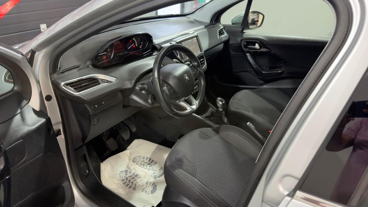 peugeot-208-2018-gasolina-1199cc