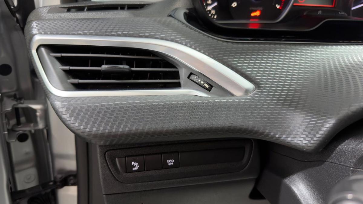 peugeot-208-2018-gasolina-1199cc