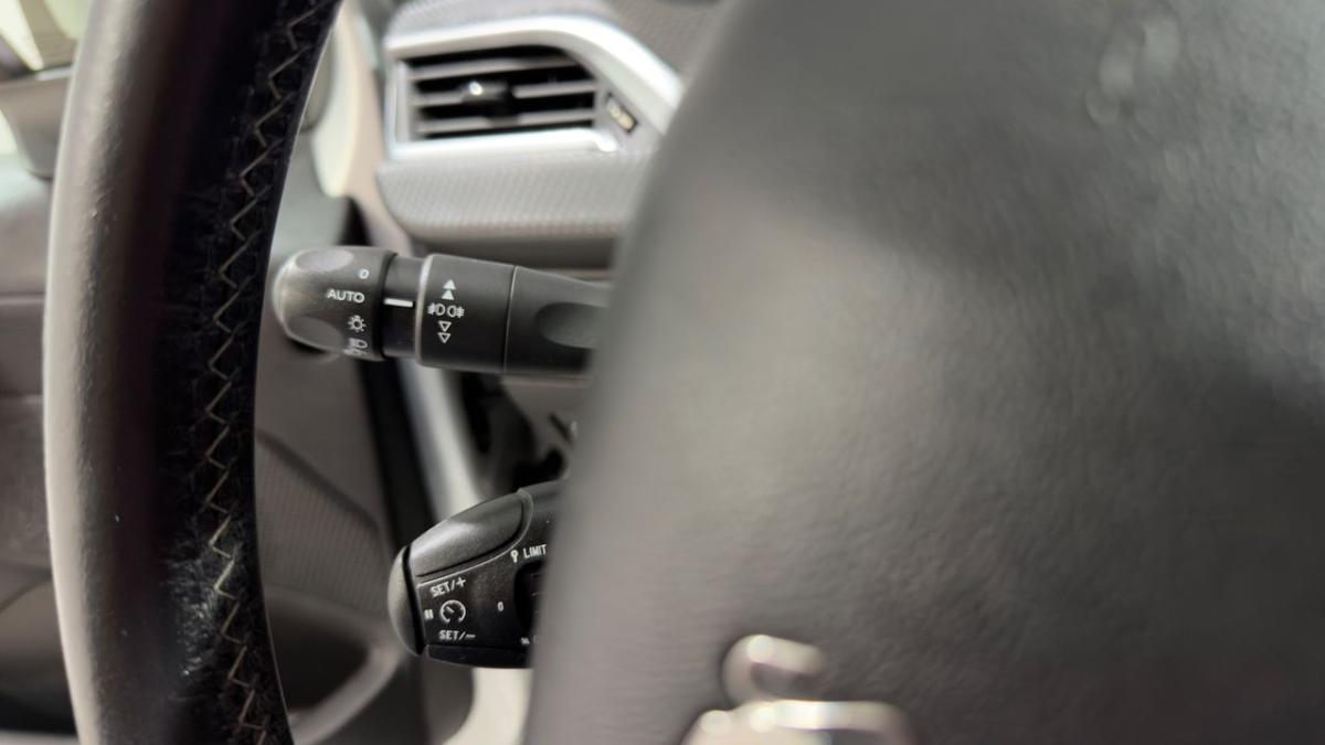 peugeot-208-2018-gasolina-1199cc