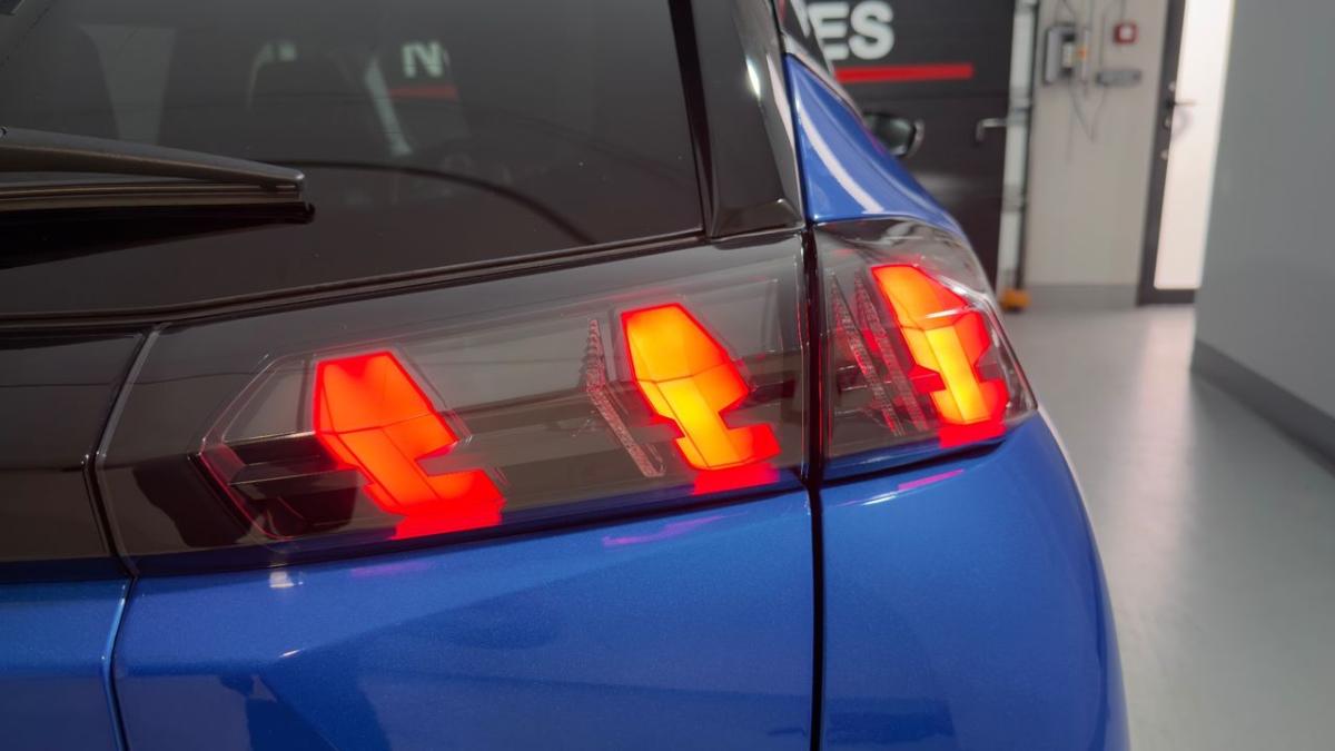 peugeot-2008-2021-gasolina-1199cc